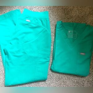 figs scrubs set women’s size medium top size medium bottom color surgical green